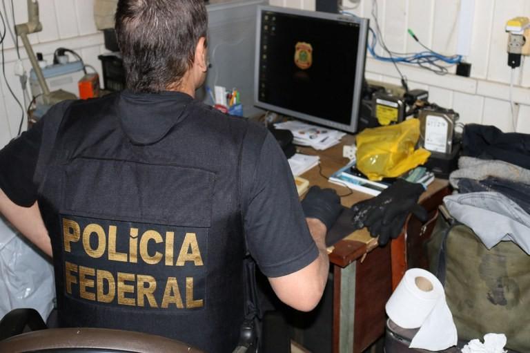 Suspeito é preso em flagrante por armazenar arquivos com pornografia infantil 