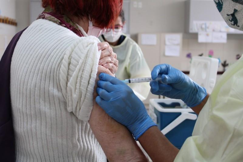 Criciúma recebe mais 4,5 mil doses da vacina contra influenza e imunização segue na próxima semana
