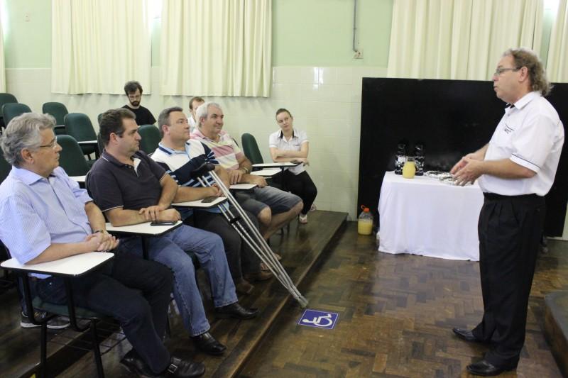 Ciclo de Palestras premia Associação de Moradores