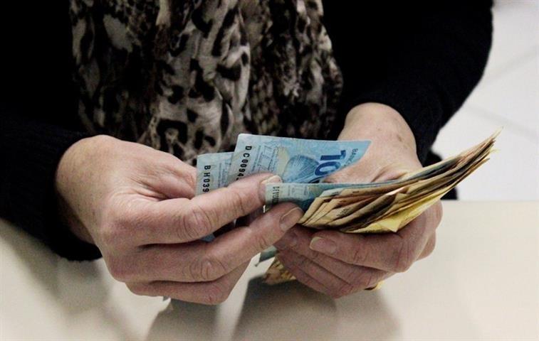 Novo salário mínimo de R$ 937 já está em vigor 