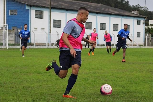 Peixe retorna aos trabalhos e visa duelo contra o Almirante Barroso