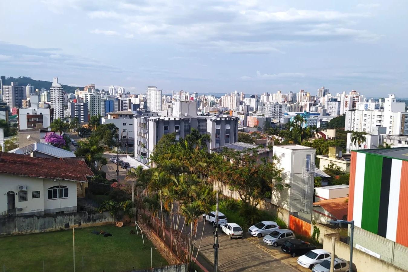 Terça-feira será de tempo estável, sol e frio intenso em Criciúma