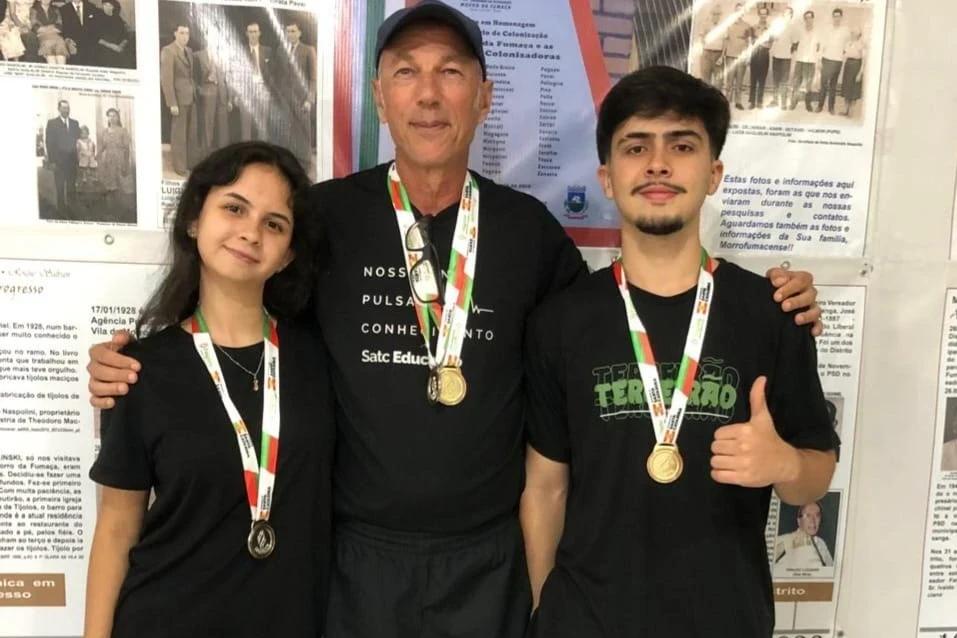 Colégio Satc conquista primeiro e segundo lugar em xadrez na Fase Microrregional dos Jogos Escolares