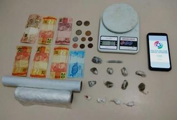 Cão da Polícia Militar encontra drogas no bairro Paraíso, em Criciúma 