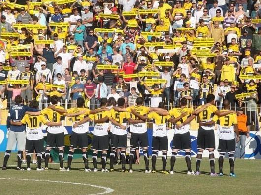 Tigre continua a dois pontos do G-4