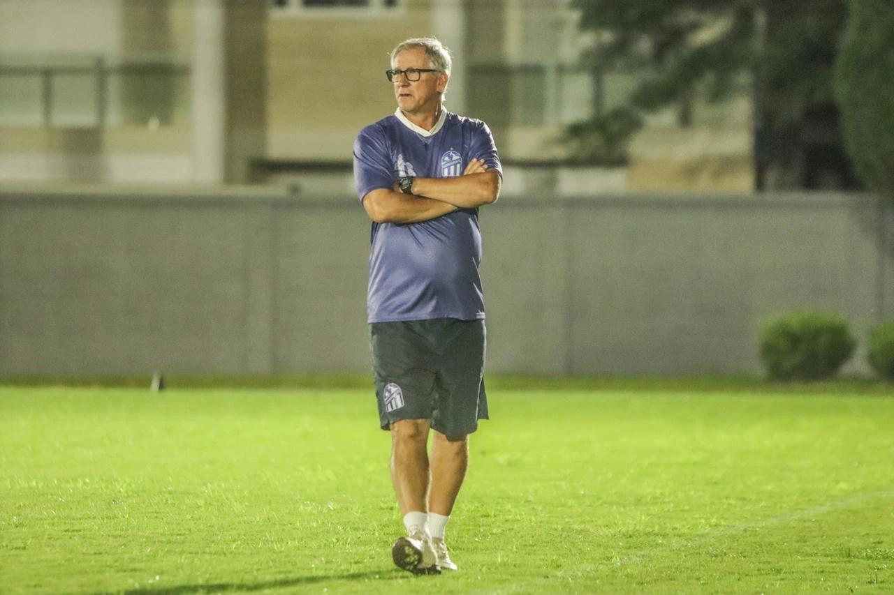 Luís Carlos Cruz encaminha Caravaggio para a estreia no Catarinense
