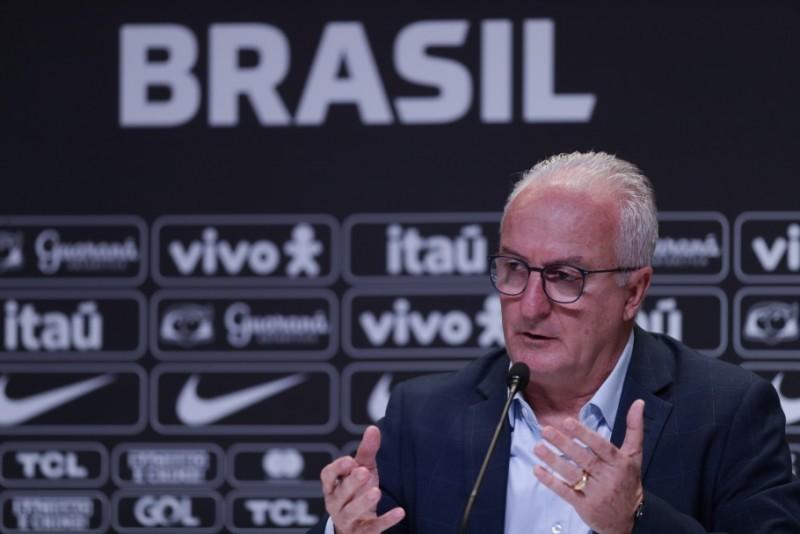 Dorival convoca Léo Jardim, Fabrício Bruno e Galeno para seleção