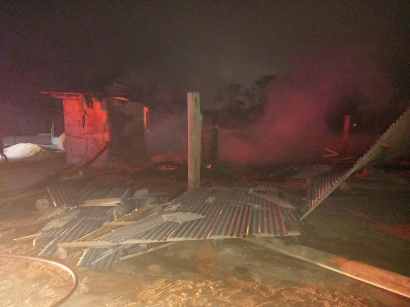 Casa de verão é destruída por incêndio em Jaguaruna