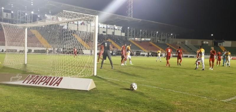 Tigre tropeça diante do Boa Esporte e perde chance de encostar no G-4