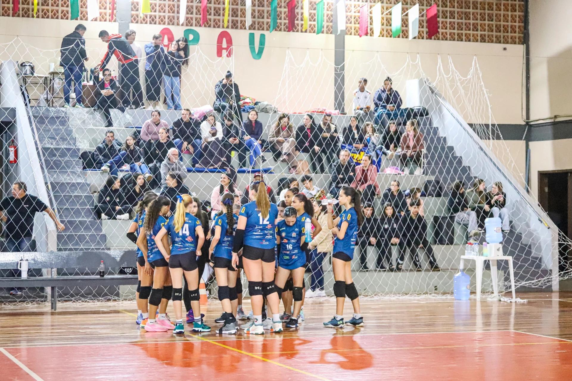 Com apoio da torcida, Vôlei de Forquilhinha conquista vitórias no Estadual
