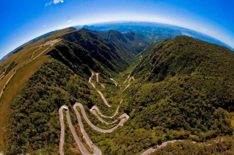 Serra do Rio do Rastro sofre interdição durante evento de automobilismo