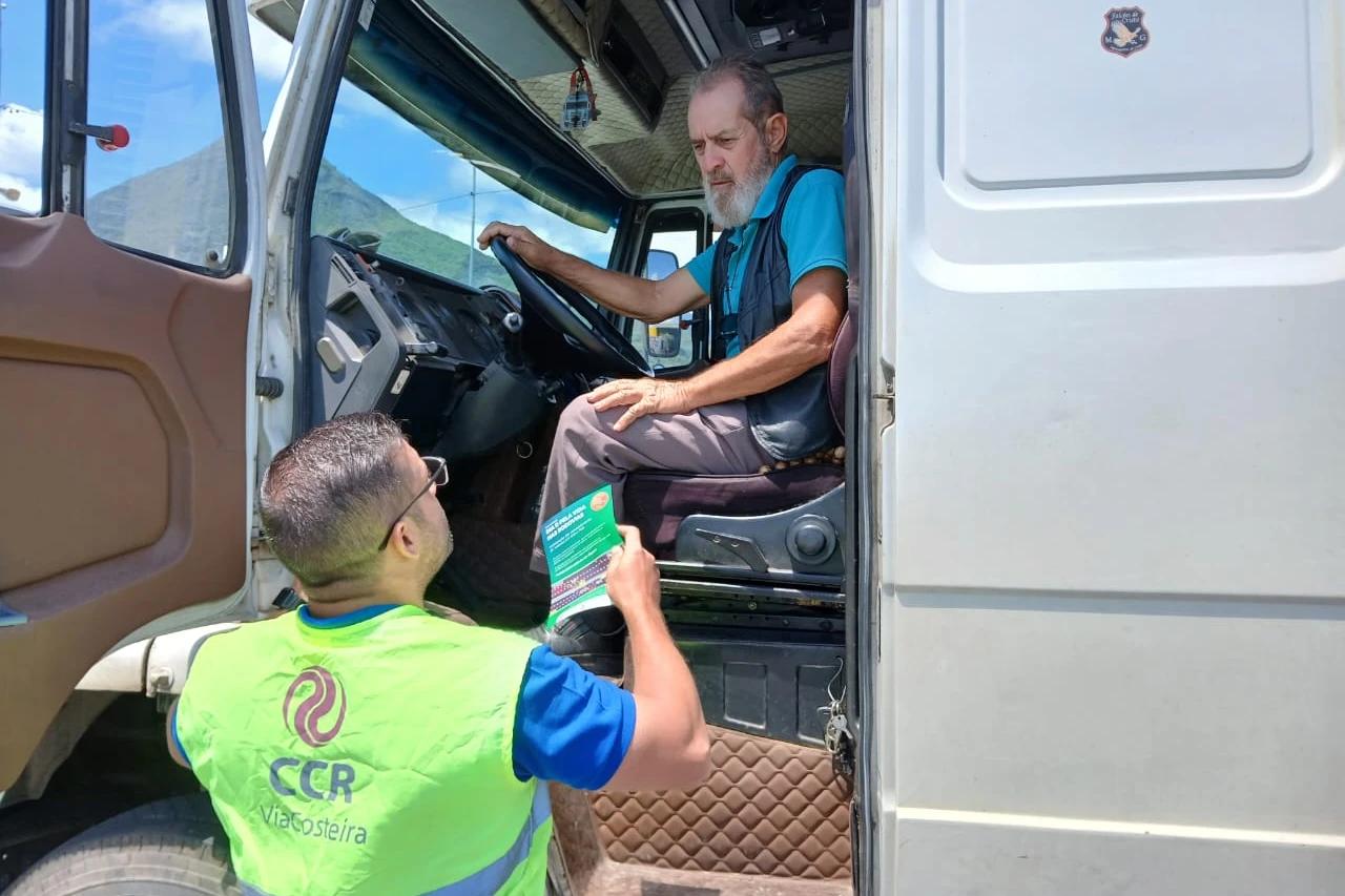 CCR ViaCosteira promove ação na BR-101 em Araranguá