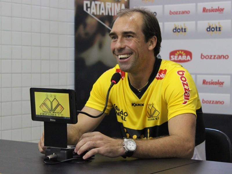 Criciúma comunica que Paulo Baier não possui perfis em rede social 