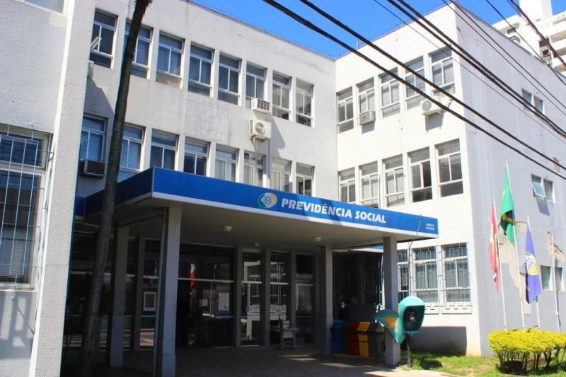 INSS começa a pagar com reajuste quem ganha mais de um salário mínimo