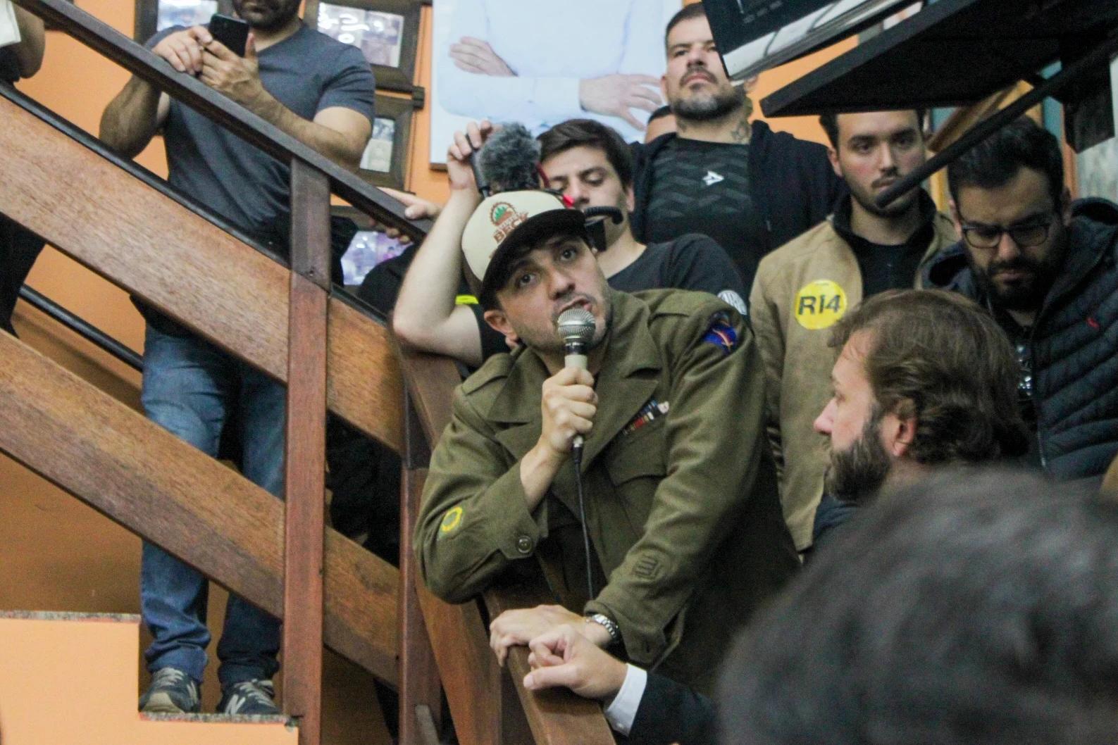 Eleições 2026: candidato à presidência, Renan Santos, visita Criciúma na reta final da campanha