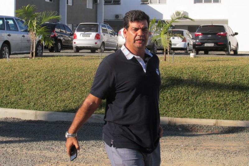 Em forma de pronunciamento, Moacir Jr. se despede do Criciúma