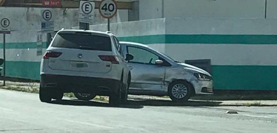 Colisão entre dois veículos é registrada na área Central de Criciúma 