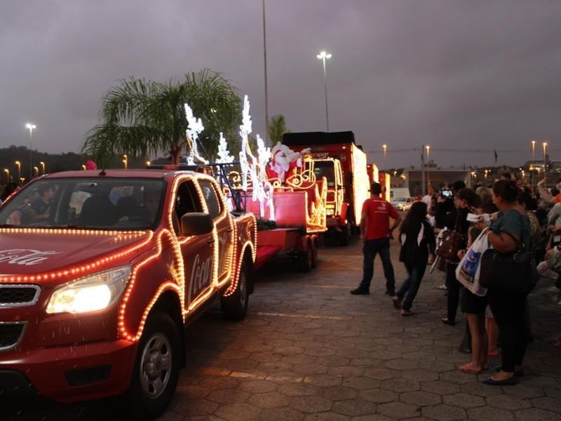 Caravana Iluminada de Natal da Coca-Cola chega a Criciúma neste domingo 