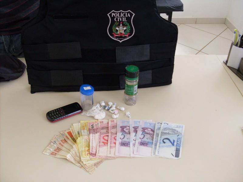 Investigação policial leva à prisão de homem por tráfico de drogas