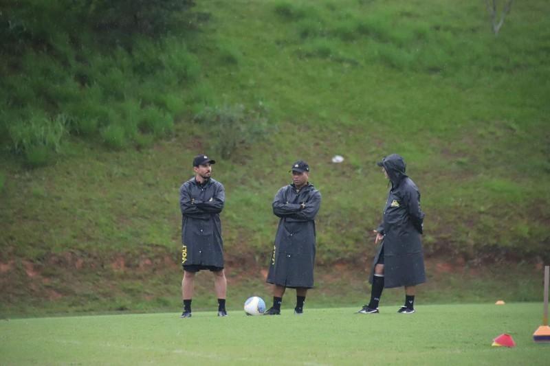 Criciúma vai tentar encaixar jogo atrasado contra o Cuiabá para o dia 6 de junho