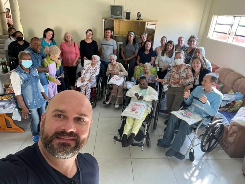 Clube de Mães do Liri faz doação ao Asilo Coração de Jesus