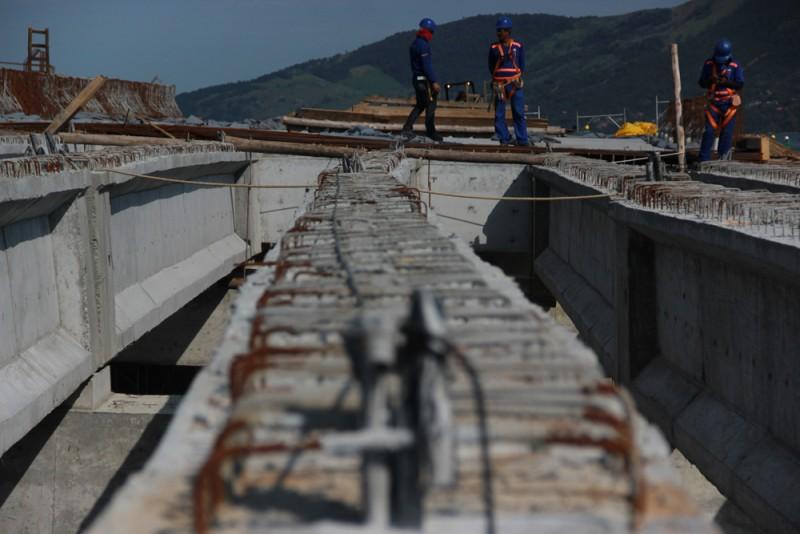 Em Laguna, viaduto de acesso Norte receberá vigas nesta semana