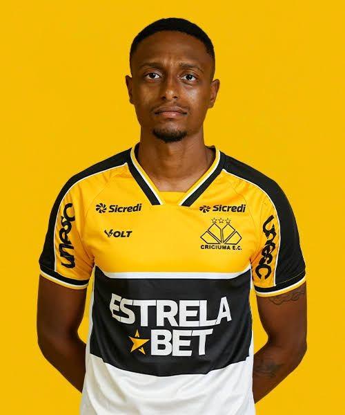 Criciúma libera Thiago Mina e traz para a base um zagueiro do Goiás