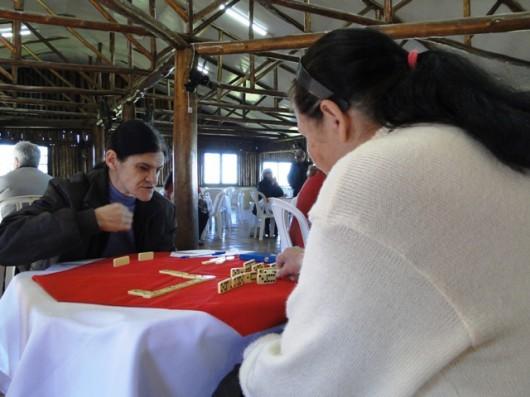 Torneio de dominó reúne dezenas de participantes no CCTI