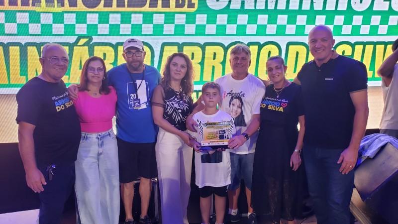 Arrancada de Caminhões homenageia Angela Carminatti