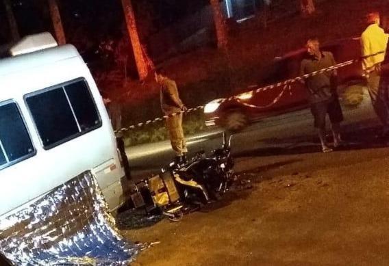 Motociclista morre em colisão com micro-ônibus em Cocal do Sul 