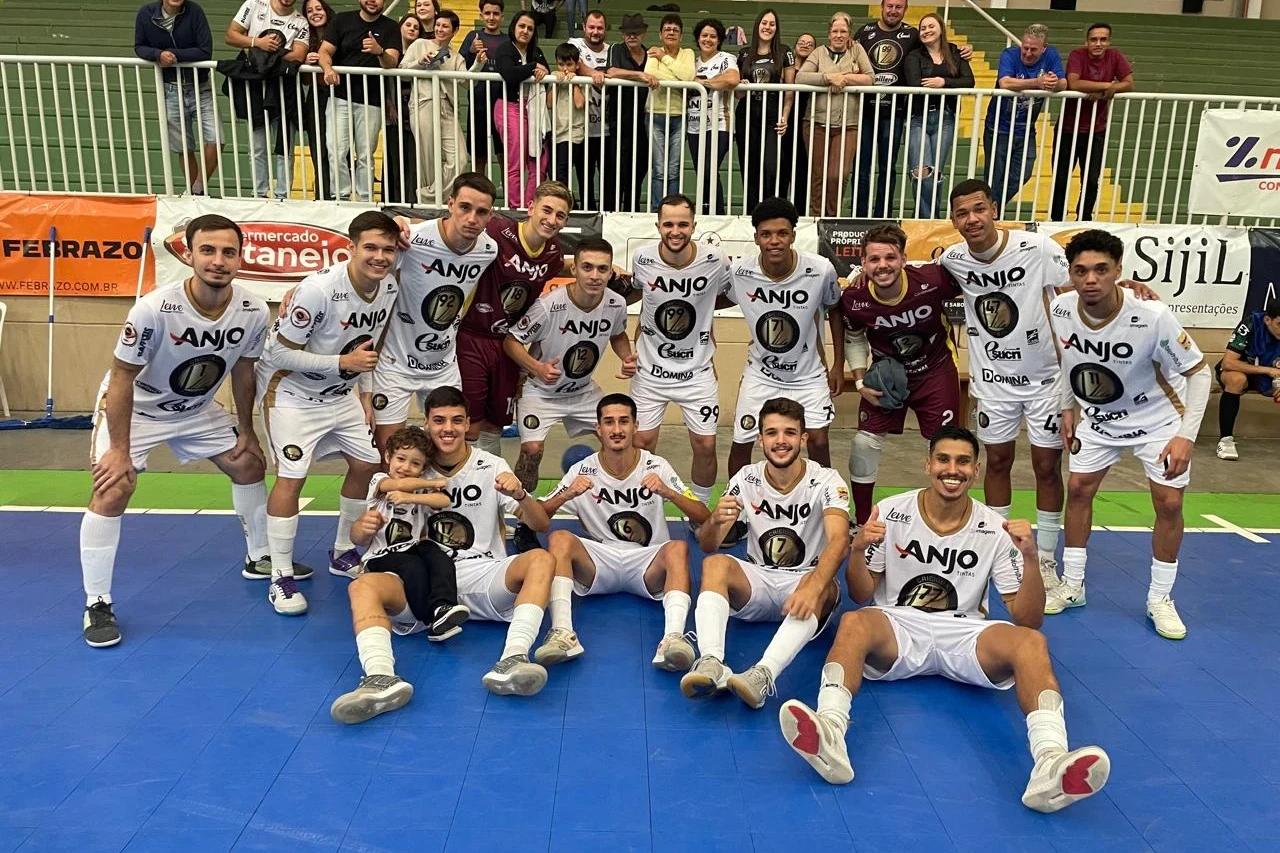 Criciúma Futsal goleia e vence a primeira na Série Ouro
