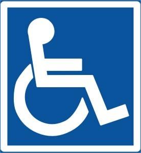 Falta de vaga no estacionamento para deficiente dificulta matrícula de estudante