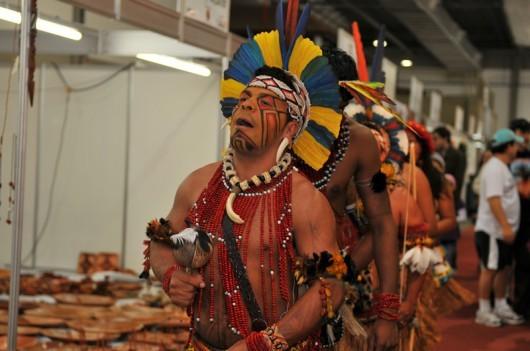 Feira Mãos da Terra reúne artesãos de 17 países 