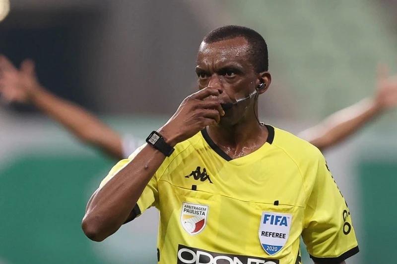 Luiz Flávio de Oliveira apita confronto entre Criciúma e Fluminense pela Série A