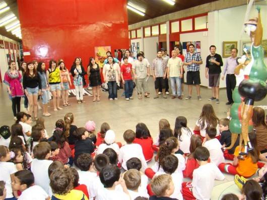 Coral chileno encanta estudantes na Unesc