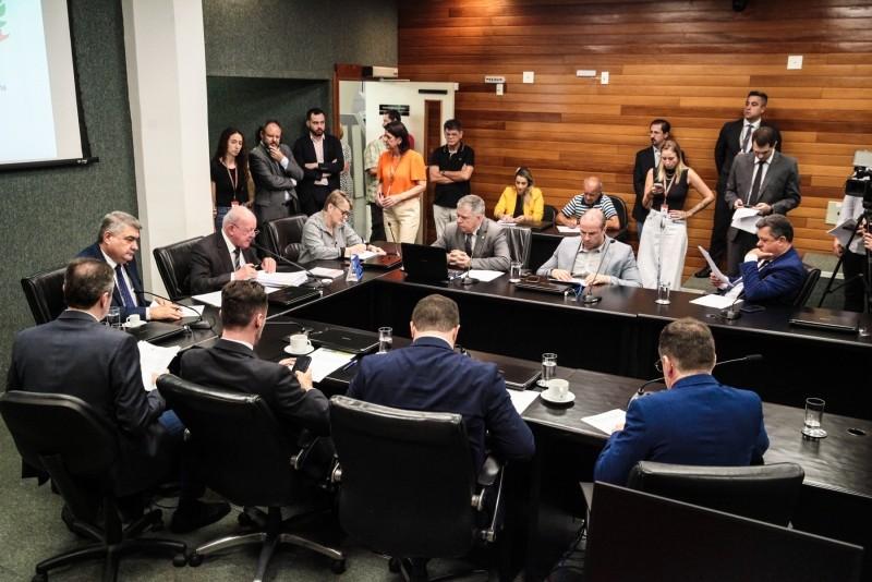 Alesc: comissão acata propostas que limitam bolsas concedidas pelo Estado a cursos presenciais