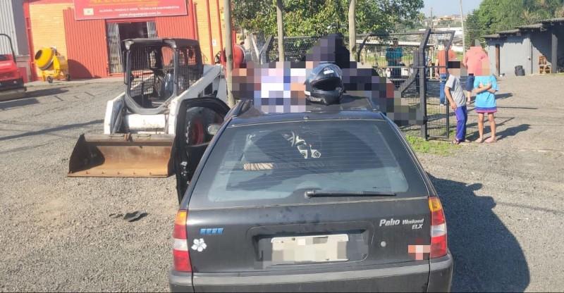 Motociclista é arremessado sobre carro após colisão em Criciúma