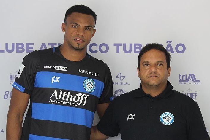 “Temos dez jogos pela frente e temos que encarar como dez finais”, afirma zagueiro do Tubarão 