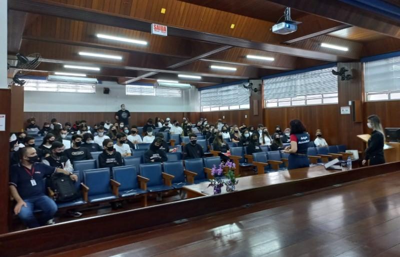 Colégio Universitário promove Semana das Profissões 2021