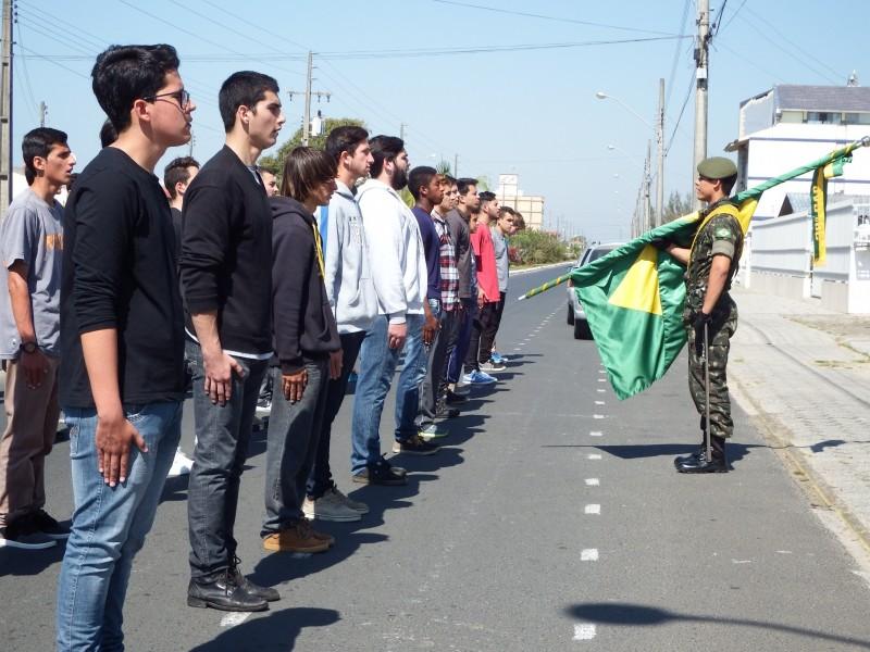 Balneário Arroio do Silva: Junta de Serviço Militar convoca jovens nascidos em 2003 para se alistar