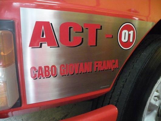 Novo caminhão leva nome de bombeiro morto em mina