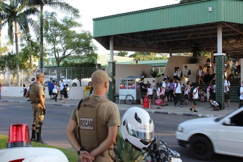 Policiamento comunitár​io amplia segurança na região universitária