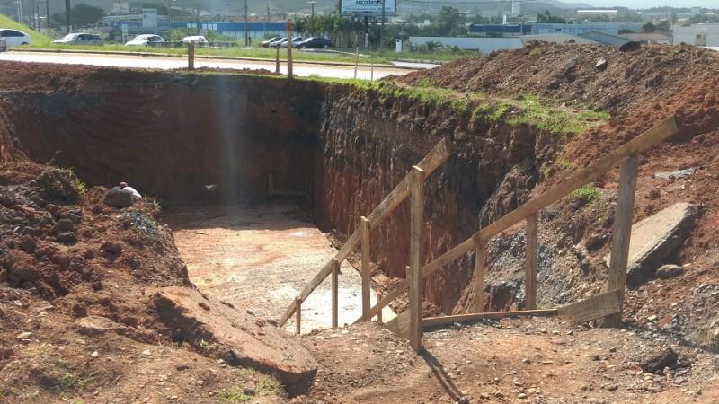 Buraco vai tomando jeito de túnel na SC-445
