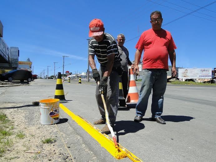 Sinalização iniciada na alça de acesso a SC-445, em Içara
