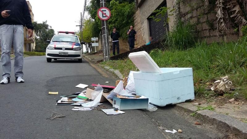 Homem causa confusão em mercado e depois arromba residência