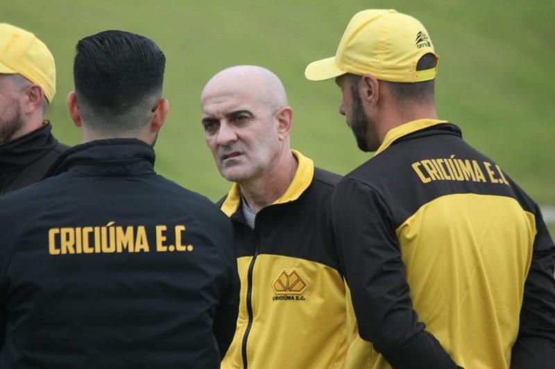 ‘É um jogo decisivo’, afirma Schulle sobre partida contra Tombense