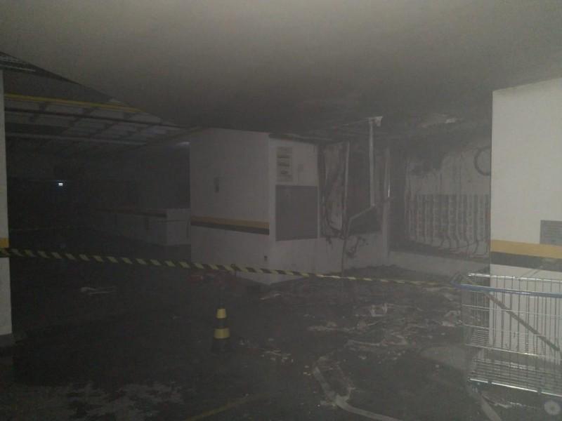 Incêndio atinge subsolo do Metropolitan Business Center, em Criciúma