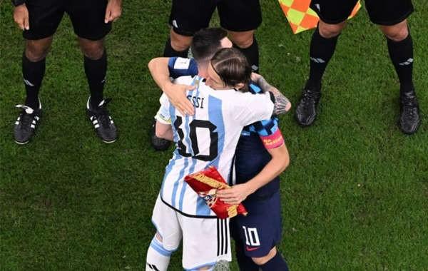  'Messi é o melhor da história e deve ganhar a Copa do Mundo,' afirma craque croata após eliminação