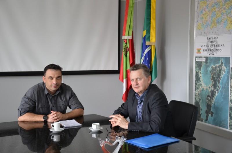 Acélio Casagrande se reúne com secretário de Estado da Saúde