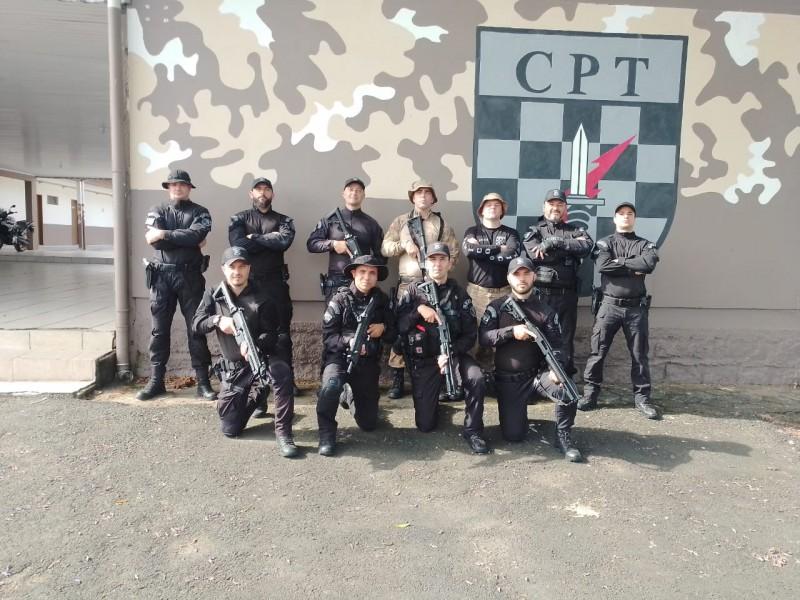 Policiais penais recebem instrução do Tático de Criciúma